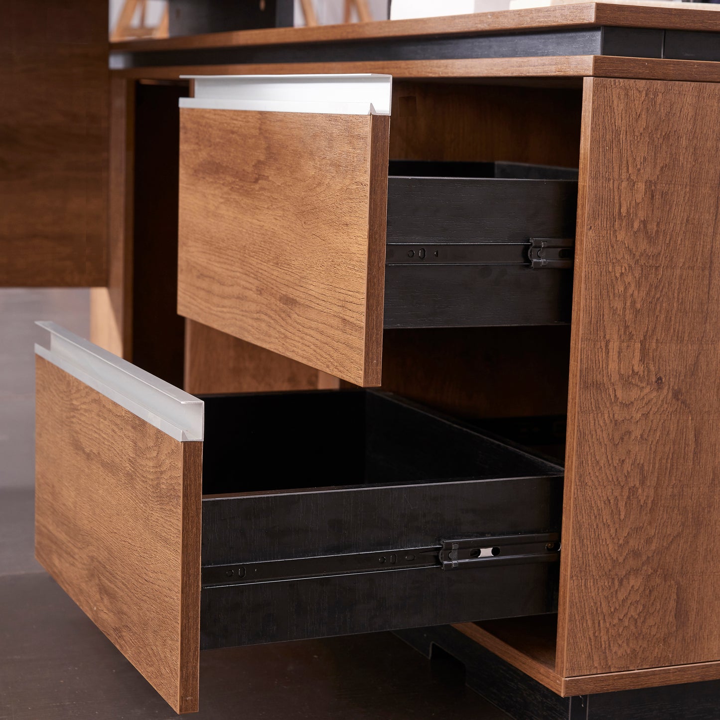 Criterion Mentor Executive Desk 1600mm Dark Oak Black  Right Hand Return